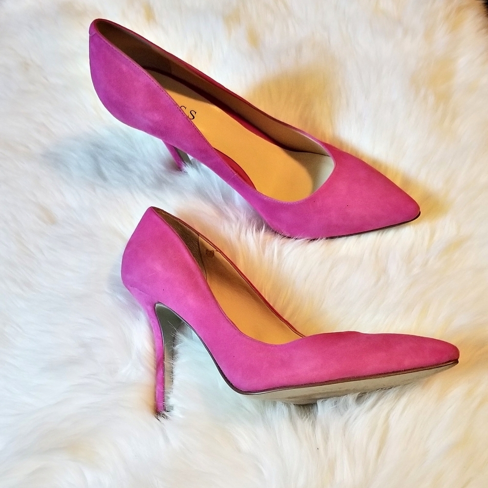 heel - Picture 2 of 2